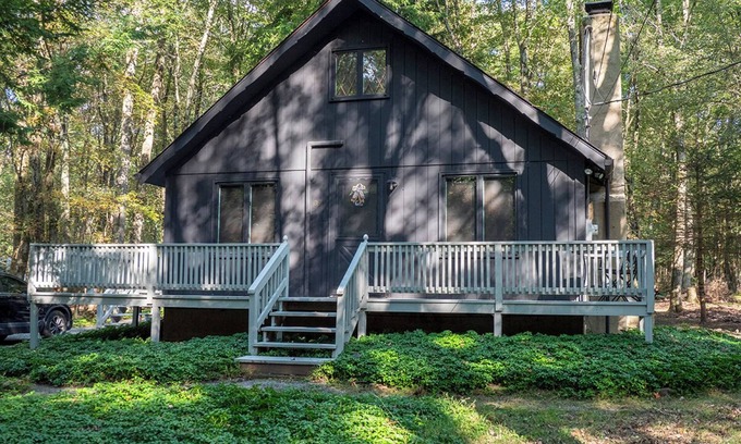 Albrightsville Cabin | Cozy 2-bedroom cabin located in the heart of the Poconos!