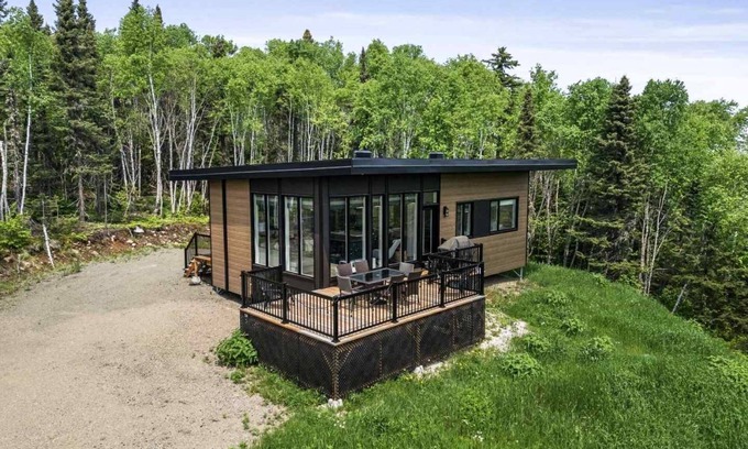 Baie-St-Paul Ski Chalet | Cozy 2-bedroom chalet in enchanting Baie-Saint-Paul with WiFi, AC