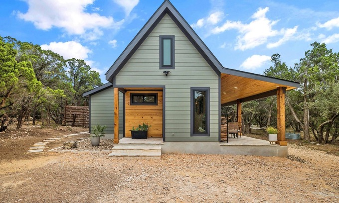Wimberley Cabin | Cozy 2-bedroom cabin in serene Wimberley with WiFi, AC