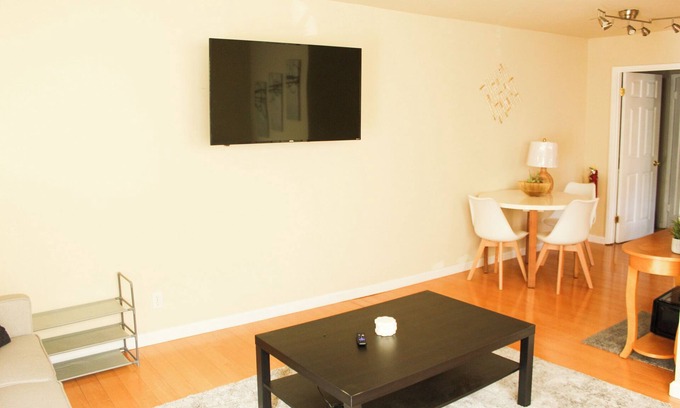 Southwest Berkeley Condo | Cozy 2-bedroom condo in fabulous Berkeley next to the marina