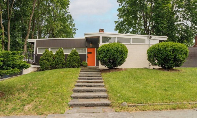 Kingston House | Cozy 2-bedroom house in charming Kingston with AC, WiFi