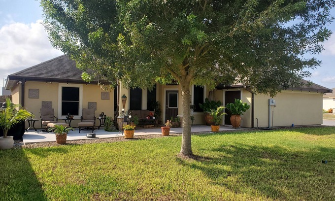 Primera House | Cozy 2-bedroom house in Harlingen BBQ grill and back patio.