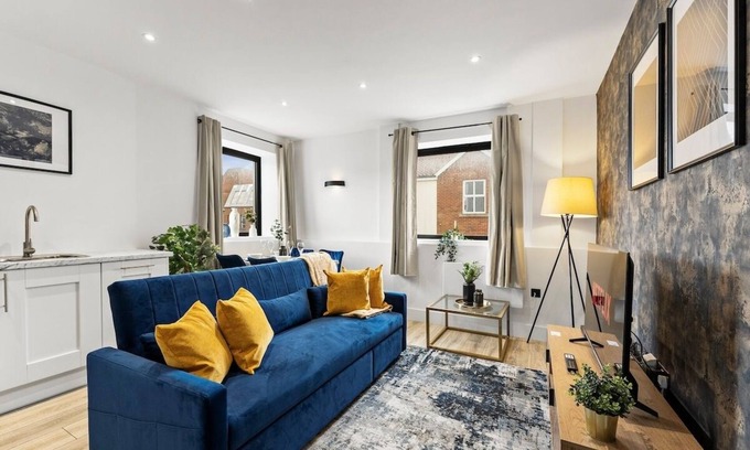 Norwich Apartment | Cozy 2 Bedroom Retreat in Norwich