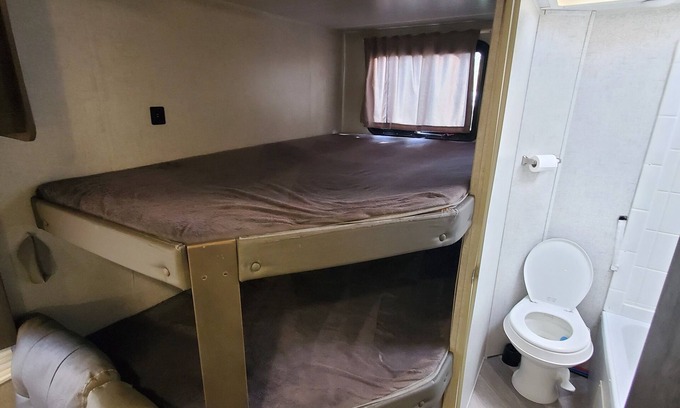 Lutz House | Cozy 2-bedroom RV in charming Lutz with AC, WiFi on an acre of property