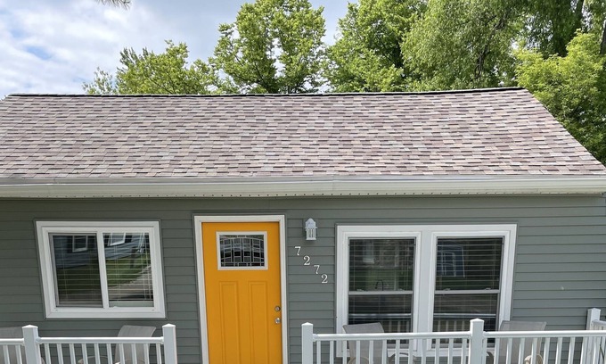 Lexington Cottage | Cozy 2 bedroom with loft near Lake Huron. Sleeps 6! 5 min walk to private beach!