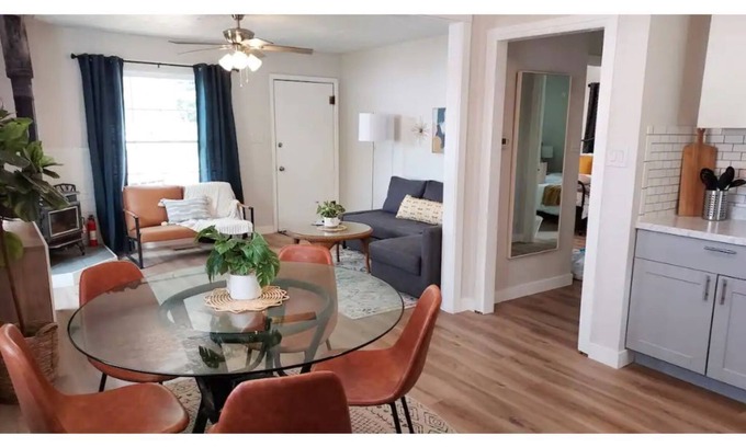 Vernal House | Cozy 2 Bedroom with Mid-Century & Farmhouse Vibes