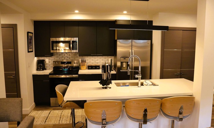 Vail Condo | Cozy 2 BR/2BA Apt - Steps from Ski School and the Village w/2 parking spaces!
