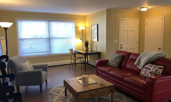 Lafayette House | Cozy 2 BR on 1 Acre Property just outside of Boulder