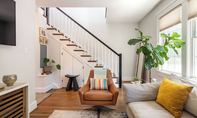 Northwest Apartment | Cozy 2-Level apartment in NW Cleveland Park, AU, National Cathedral, Georgetown