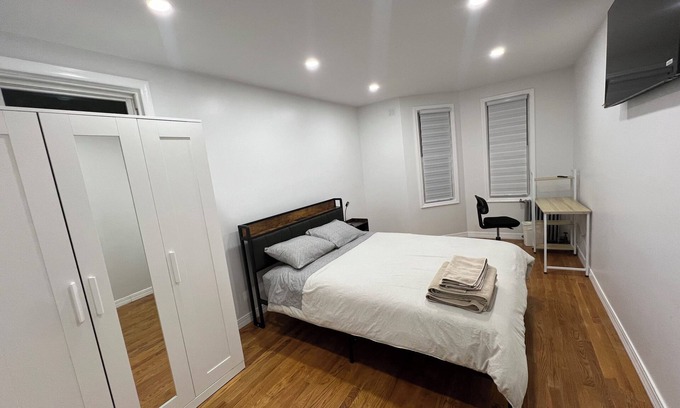 Queens Apartment | Cozy 2-Person Apt Near JFK Airport & Shopping Area for Long Stays