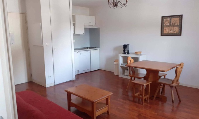 Vignec Apartment | Cozy 2-Piece Flat for 4 with Pool Access in Scenic Vignec, Near Saint-Lary-Soulan