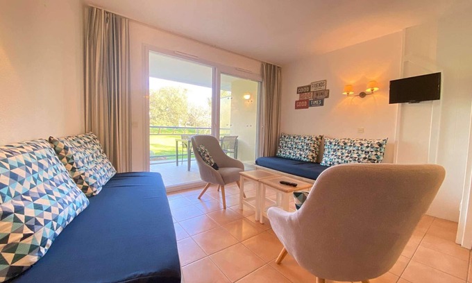 La Baule-Escoublac Apartment | Cozy 2-room apartment with terrace, pools, and parking near the beach in La Baule