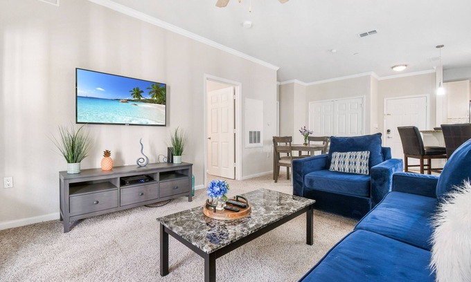 Sun Bay South Condo | ⭐️ Cozy 2BD/2BA⭐️Pool🏊🏻‍♂️Gym🏋🏻‍♀️Work Space⭐️SmartTV