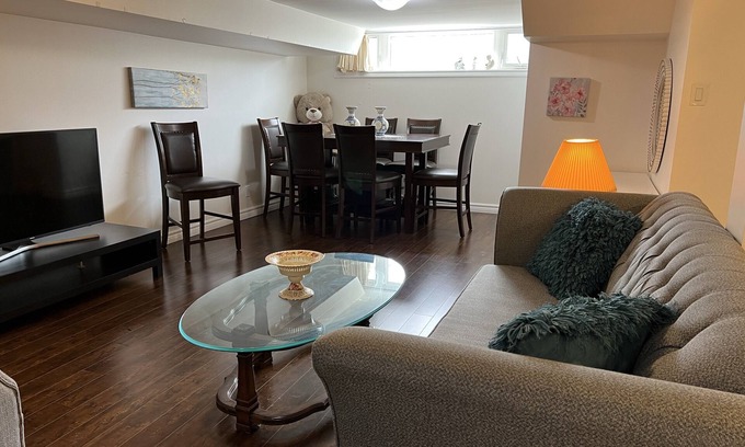 Richmond Hill Apartment | Cozy 2BR Apartment Basement in Heart of Richmond Hill