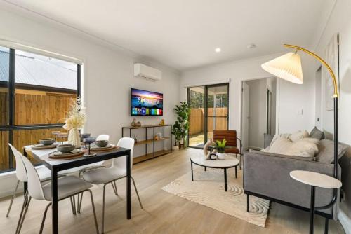 Browns Plains House | Cozy 2BR brandnew home at Brown Plains