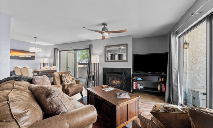 South Scottsdale Condo | Cozy 2BR Condo w/Pool and Patio near Old Town