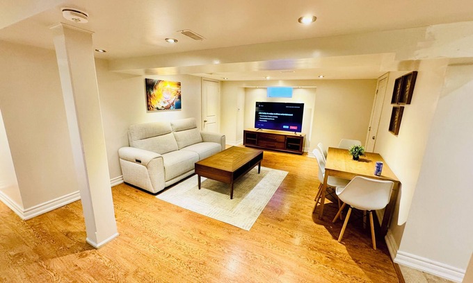 Brampton Apartment | Cozy 2BR Retreat - Comfort & Convenience