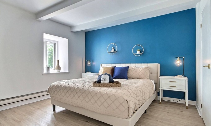 Quartier 5-4 Apartment | Cozy 2BR - Sahir Suite W/King Bed Free P