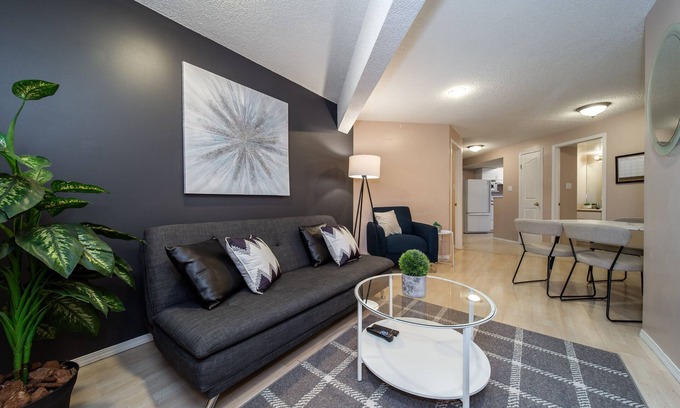 West Edmonton House | Cozy 2BR Suite In Golf Course By Henday, Whitemud, Acheson - Long Stay Discount!