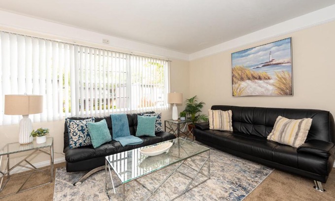 Bay Park Apartment | Cozy 2BR w/ Gym & Pool -15 mins to Mission Beach!