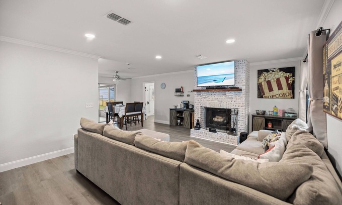 Ocala House | Cozy 3/2 home, 11 miles to WEC, fenced, pet-friendly, strong WiFi and game room
