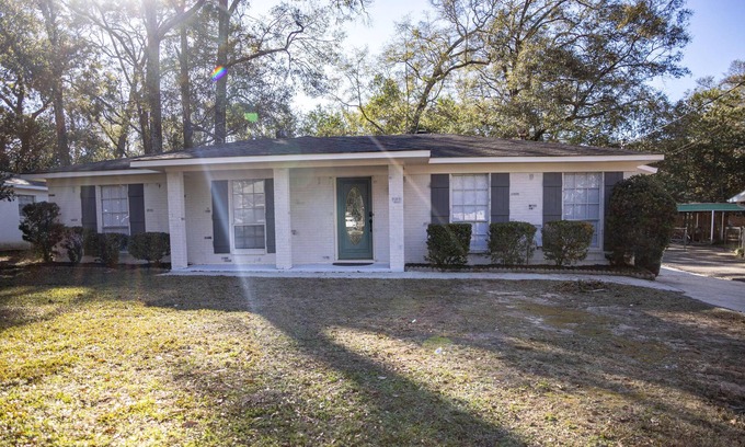 Mobile House | Cozy 3/2 in the heart of Mobile