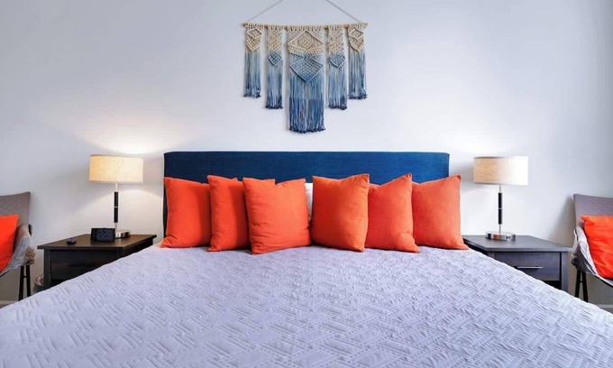Parkwood House | Cozy 3/2 Stylish home great for families