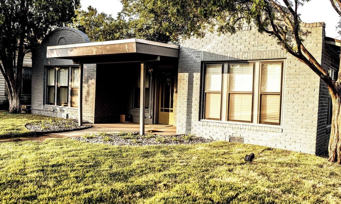 San Angelo House | Cozy 3 BD house w/a modern touch near downtown