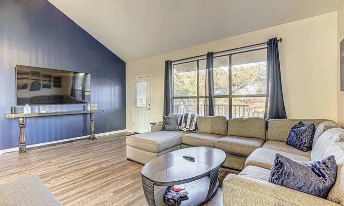 Horseshoe Bay House | Cozy 3 BDR Condo in Horseshoe Bay, Near Marina!