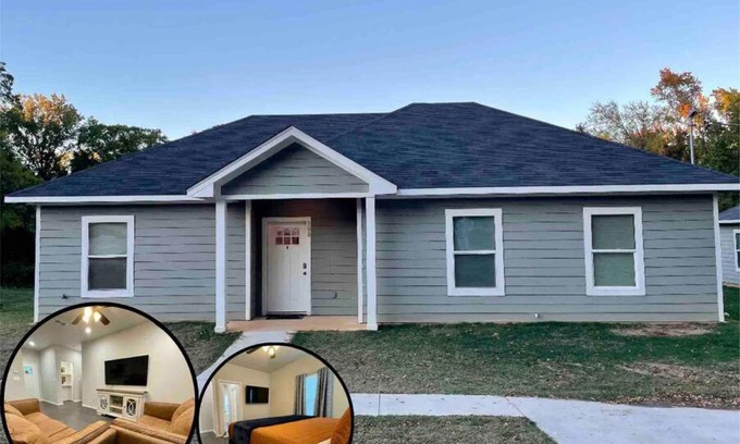 Longview Apartment | Cozy 3 Bed 2 Bath Home