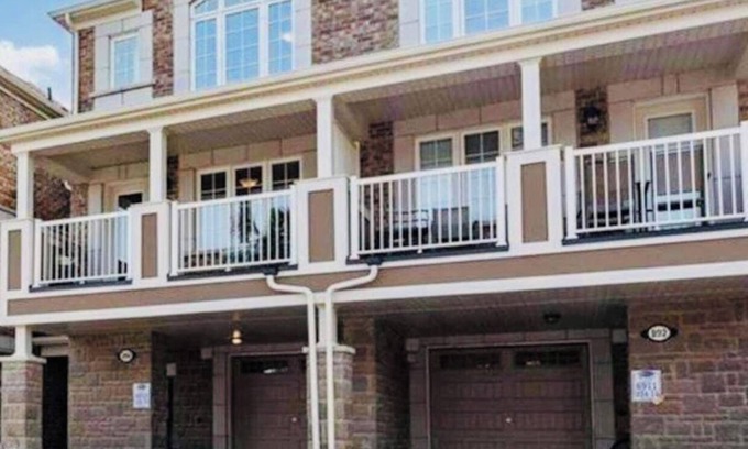 Halton Regional Municipality House | Cozy 3 Bed and 3 Bath family house(Entire House).