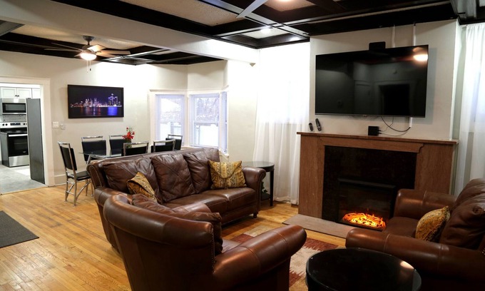 Detroit House | Cozy 3-Bed Retreat with Games, Smart TVs & Fire Pit, 12 Mins to Downtown!