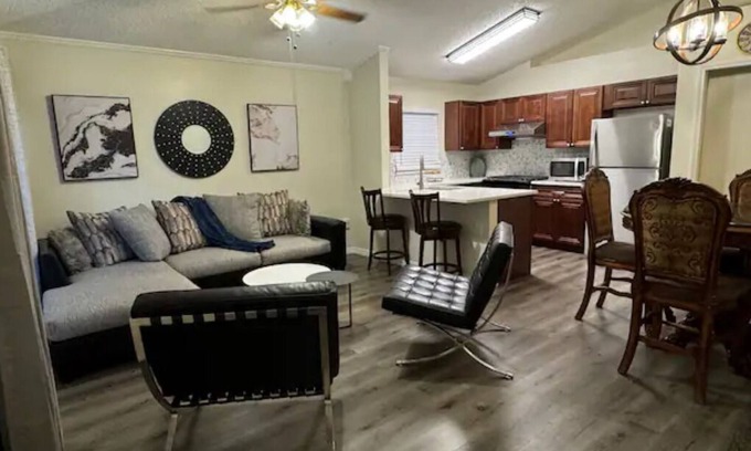 Northwest Orlando House | Cozy 3 bedroom/2 bathroom house in amazing Orlando!