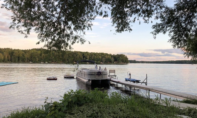 Lake Nebagamon House | Cozy 3 bedroom cabin on Lake Nebagamon with 85ft of lake frontage sleeps 8!
