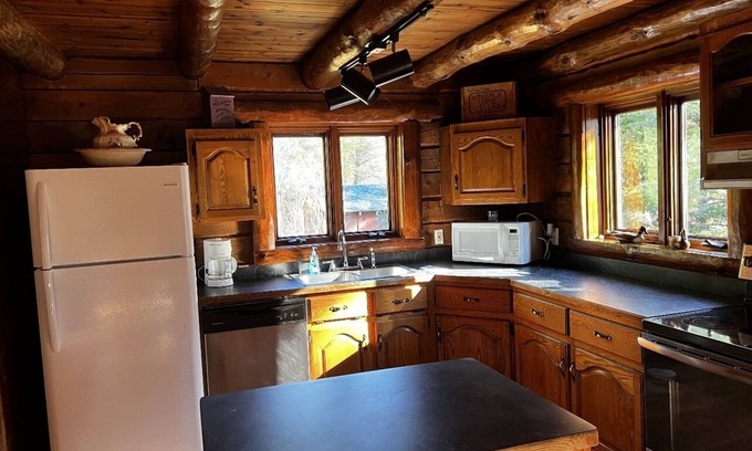 Park Rapids House | Cozy 3 Bedroom Cabin in a Quiet Setting