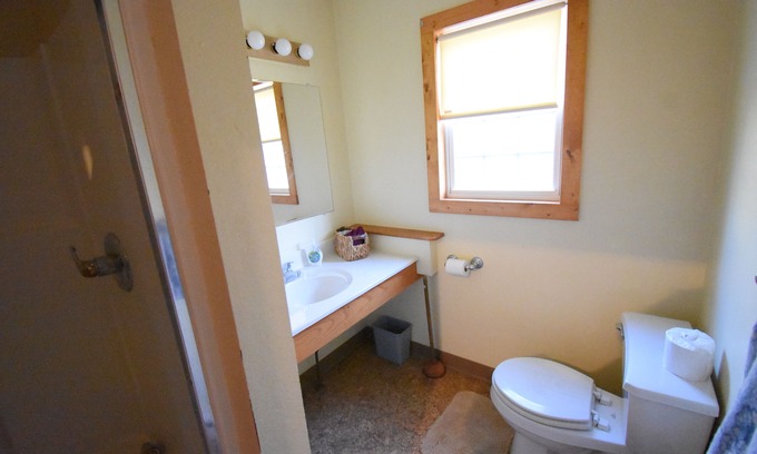 Cass Lake Cabin | Cozy 3-bedroom cabin with WiFi and AC on tranquil lake