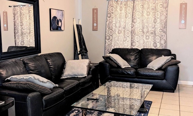 Longview Condo | Cozy 3-bedroom condo with WiFi, AC in adorable Longview. Long stays welcomed