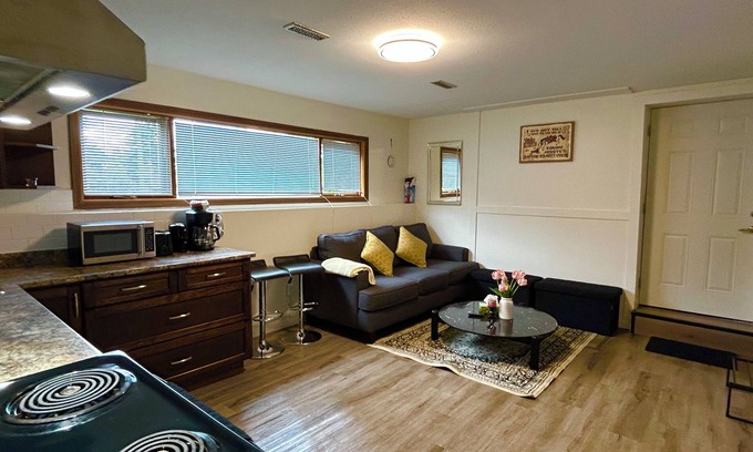 Kamloops House | Cozy 3 bedroom family friendly suite with breathtaking views of mountains.