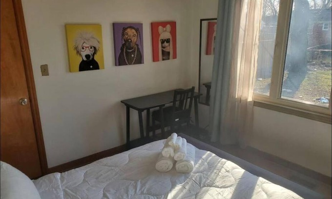 Windsor Apartment | Cozy 3 bedroom home