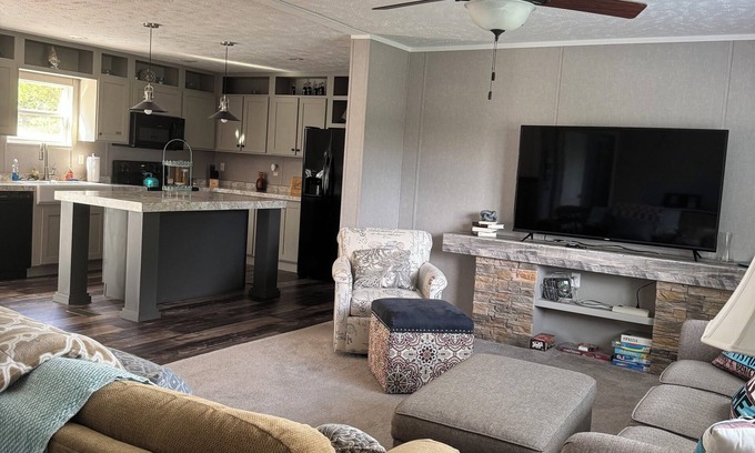 Nancy House | Cozy 3-bedroom home in Nancy just Minutes to Lee’s Ford Marina!