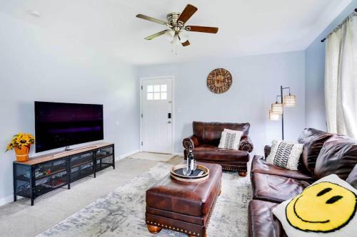 Mitchell House | Cozy 3-Bedroom Home in Ann Arbor