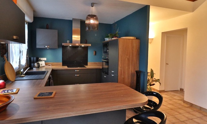 Groix House | Cozy 3-bedroom house, garden, near beaches & town, WiFi, parking