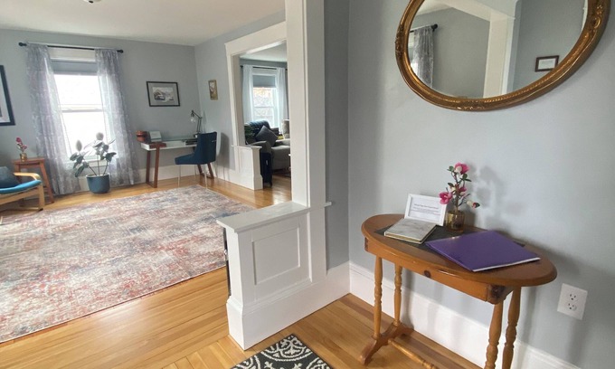 Corey Square Apartment | Cozy 3 bedroom in a friendly neighborhood close to I-93!
