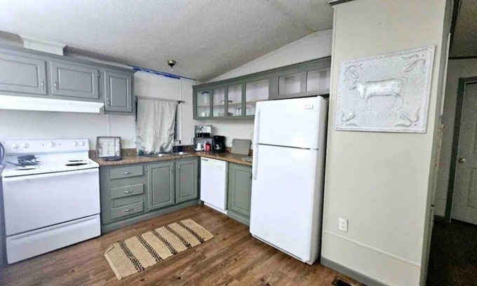 Claiborne House | Cozy 3 bedroom in the heart of West Monroe