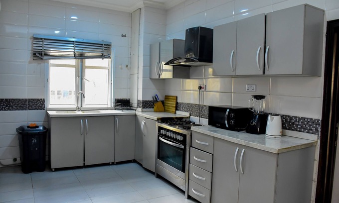 Ofin Apartment | Cozy 3 bedroom in VI
