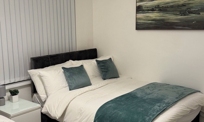 Smethwick House | Cozy 3-Bedroom Retreat in Birmingham