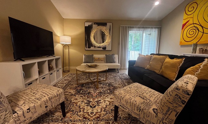 Valdosta House | Cozy 3-bedroom Townhouse in Valdosta w/ameneties