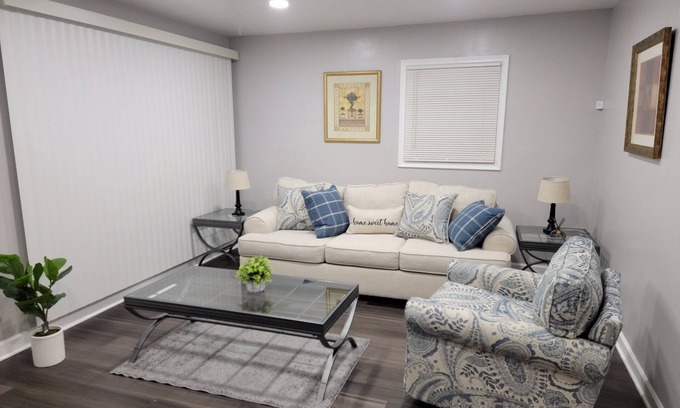 Detroit House | Cozy 3 Bedroom Vacation Home