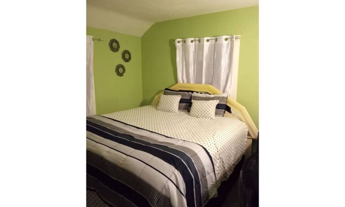 Downtown Toledo House | COZY 3 BEDROOMS ABAKREM HOUSE
