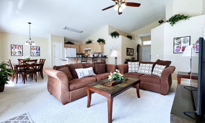 West Haven House | Cozy 3 BR 2 Bath Villa with Splash Pool-335KD